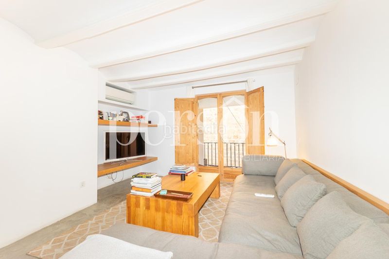 Foto b4a9d995-d45a-4efd-b625-37ba54b04378. Edificio  de gran potencial con terraza en Valencia