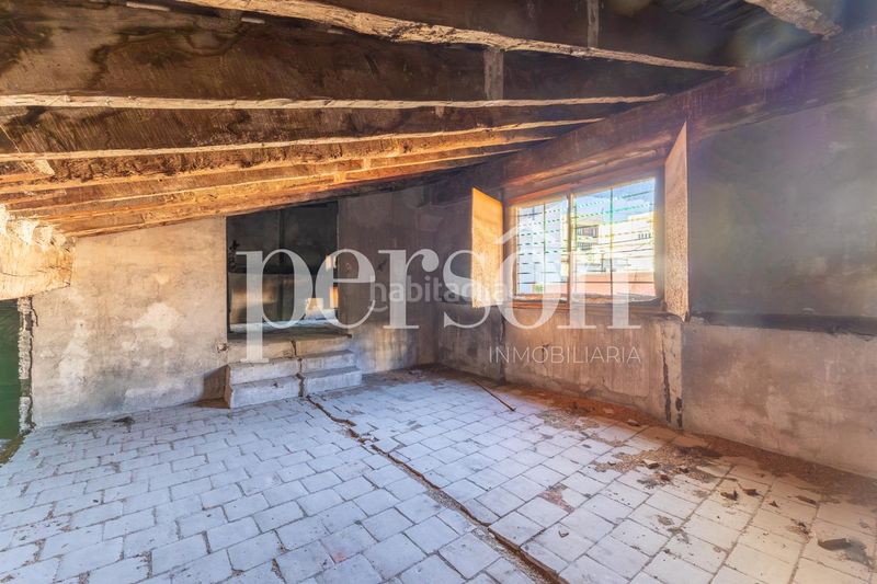 Foto d5b26d15-0e41-43b9-8b26-d93b91041632. Edificio  de gran potencial con terraza en Valencia