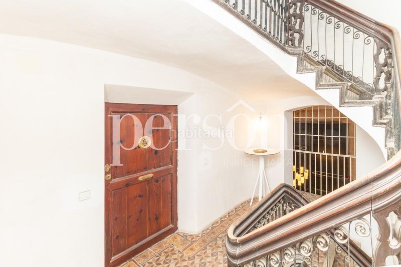 Foto fa063b76-c08c-41b3-814f-7467a45c796d. Edificio  de gran potencial con terraza en Valencia