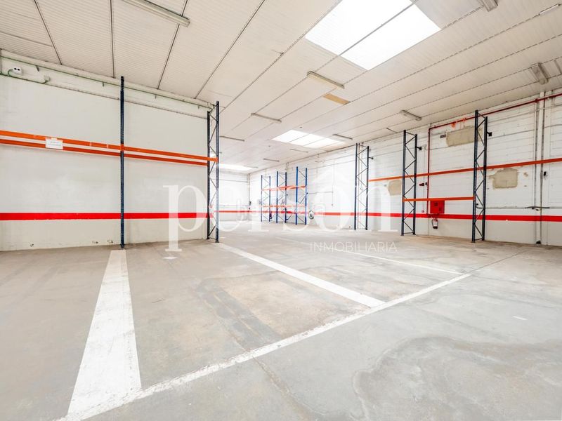 Foto f6e05a0c-2ddd-4e0b-93e5-dc262b9a8ba7. Alquiler nave industrial nave logística llave en mano eficiencia operativa y conectividad estratégica en Paterna