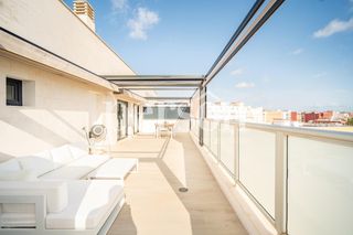 Flat in Barrio de Campanar. Magnífico ático dúplex en el corazón de campanar