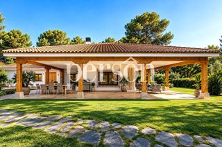 Chalet in Monteamor-La Carrasca-El Peucal. Chalet en la carrasca, náquera.