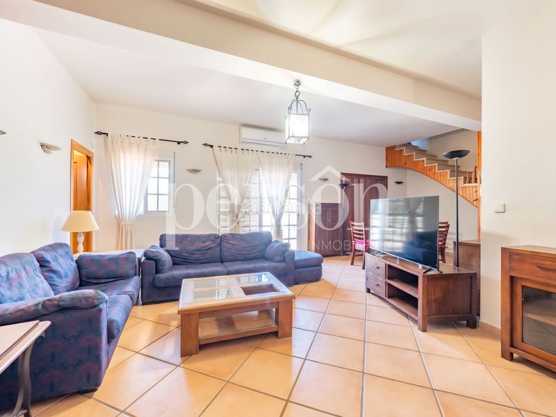 Foto 4a74cf86-deee-458a-b85c-4334c1326089. Xalet amb calefacció aparcament piscina a Camí de Paterna-Lloma del Calderer Bétera