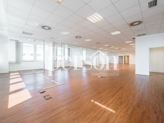 Location Bureau à Fuente del Jarro. Alquiler oficinas en parque empresarial táctica, paterna