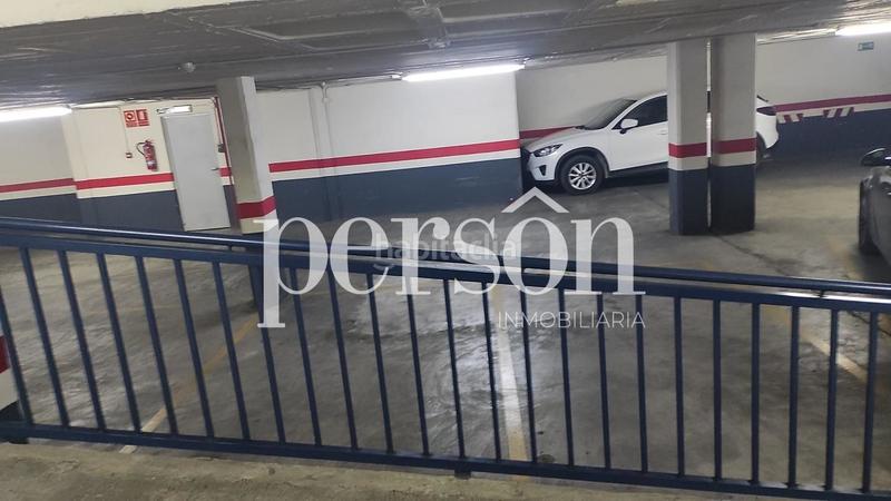 Foto e62cb41b-aa90-404b-a5df-9c2c8f91f4c9. Autoparkplatz in Russafa Valencia