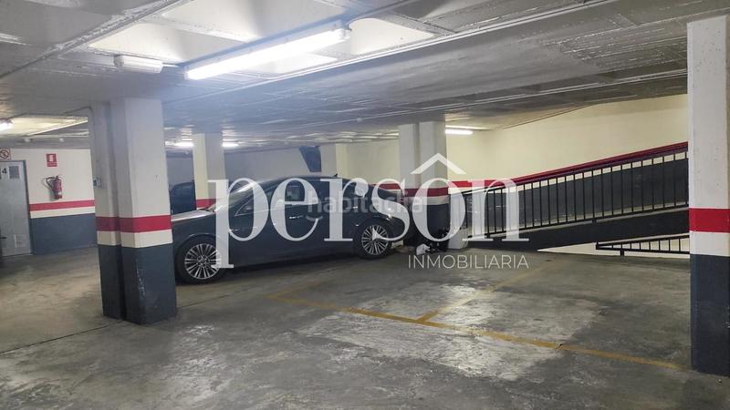 Foto f954a2bb-c198-417e-826d-876b527536f8. Autoparkplatz in Russafa Valencia