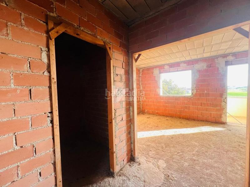 Foto 01cbd84a-3f43-43e7-808c-a95b927de4f6. Casa adossada amb aparcament a Larraga