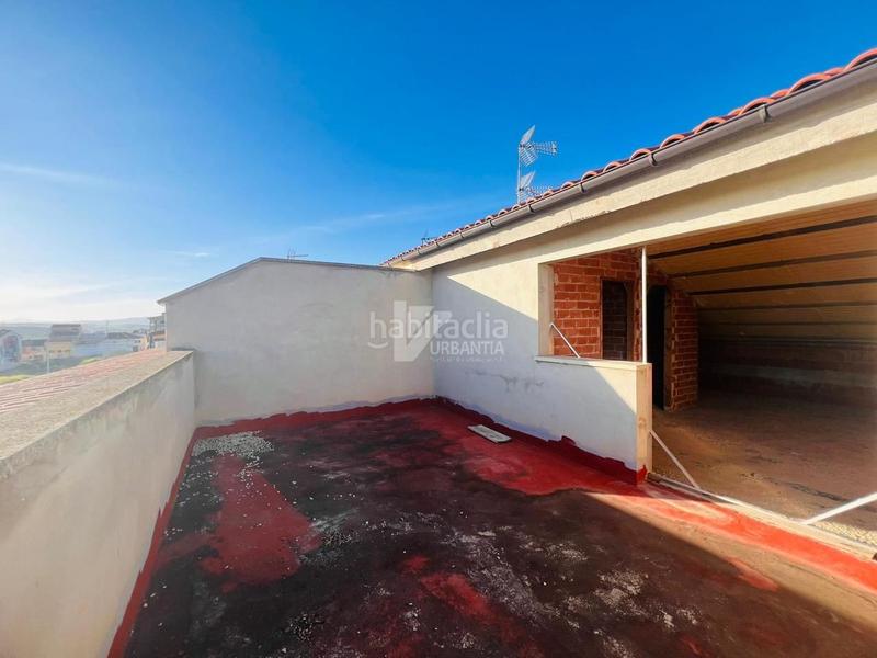 Foto cb2586a7-f4fc-46e7-a179-81031e1d1762. Casa adossada amb aparcament a Larraga