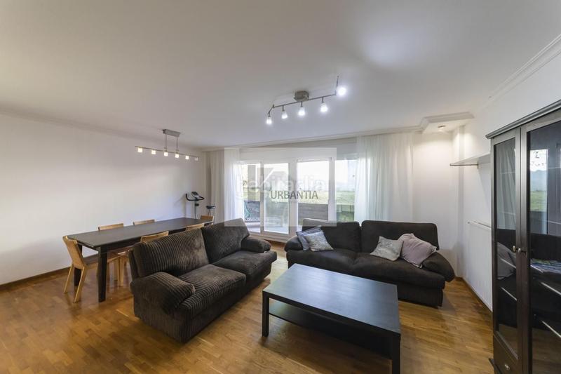 Foto 93118050-6d5a-4e51-8fd2-c0f598fef8ff. Maison jumelée avec chauffage dans Olaz Valle de Egüés / Eguesibar