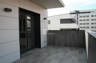 Location Attique  María camino oscoz urriza. Precioso ático de 2 dormitorios semi nuevo en lezkairu.