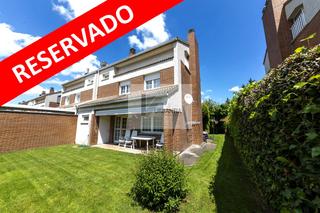 Casa bifamiliare  Gurimendi. Magnifica vivienda unifamiliar pareada en olaz