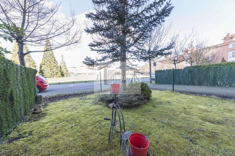 Foto 21b48abb-22cf-493b-81a8-3b73bd6dec77. Ground floor with heating parking in Mendillorri Pamplona / Iruña