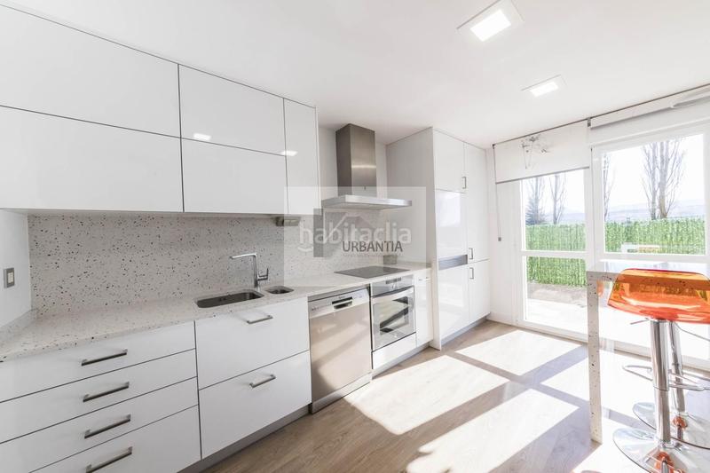 Foto 903dbdfa-80da-4513-acfa-33993b3c118f. Ground floor with heating parking in Mendillorri Pamplona / Iruña