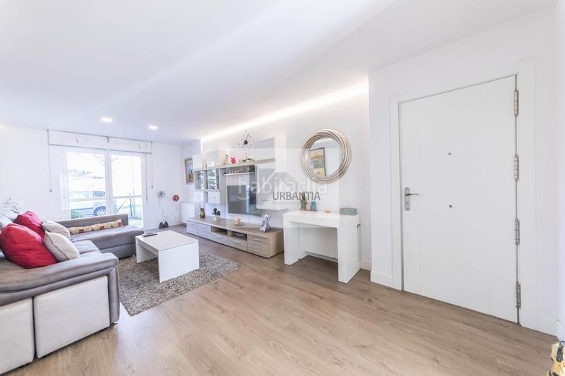 Foto b696dfe2-3c76-48de-ac51-455dc0720b37. Ground floor with heating parking in Mendillorri Pamplona / Iruña