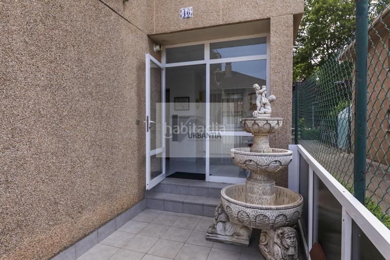 Foto 1c4e32df-68ee-4d84-b959-4837afbfe0bc. Casa adosada precioso chalet adosado en esquina . en Berriozar