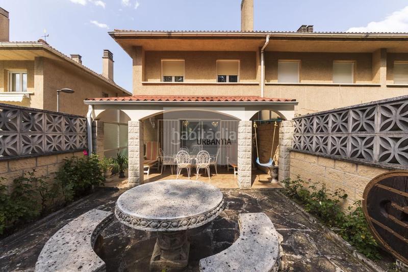 Foto 52acf78d-4d24-466d-b716-aab75f653009. Casa adosada precioso chalet adosado en esquina . en Berriozar