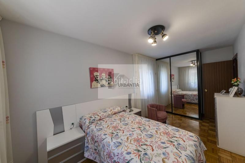 Foto 7d443894-d373-4b42-9af7-139057243e0d. Casa adosada precioso chalet adosado en esquina . en Berriozar