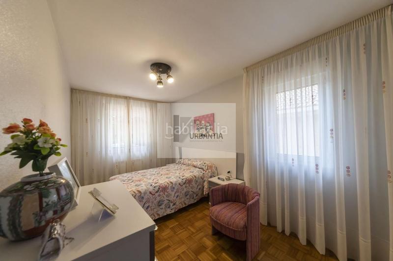 Foto c5dfac8b-5f43-4029-8ca9-788732be87ef. Casa adosada precioso chalet adosado en esquina . en Berriozar