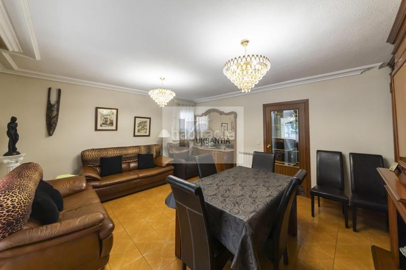 Foto cc7980c6-b2ee-4476-af79-709f4eb88333. Casa adosada precioso chalet adosado en esquina . en Berriozar