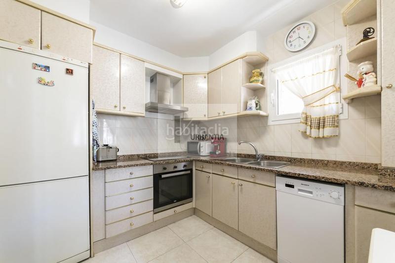 Foto cd9082f2-6c3a-4095-a5f8-a59315626605. Casa adosada precioso chalet adosado en esquina . en Berriozar