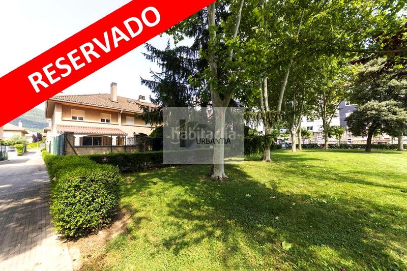 Foto f97fd5f0-dc6e-4f01-952d-32b75b300394. Casa adosada precioso chalet adosado en esquina . en Berriozar