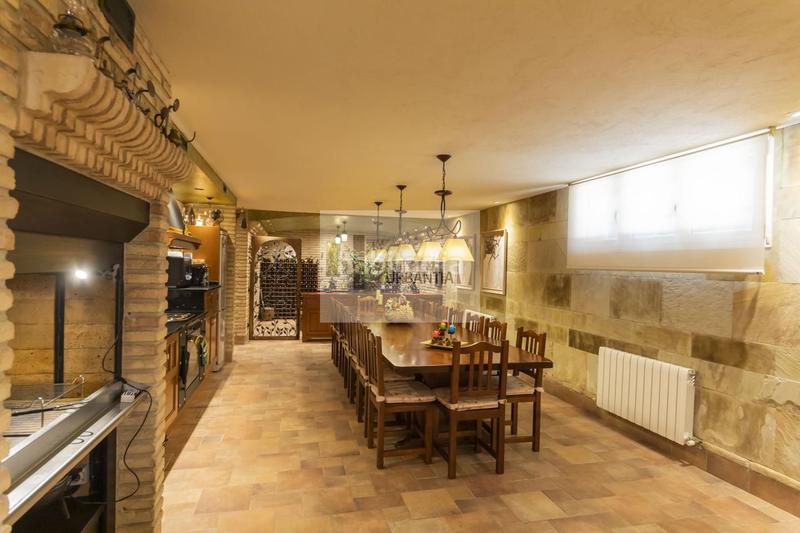 Foto 22a8471f-cd7c-4dd3-a51f-2c4ff50ba8c7. Casa amb calefacció aparcament a Cizur