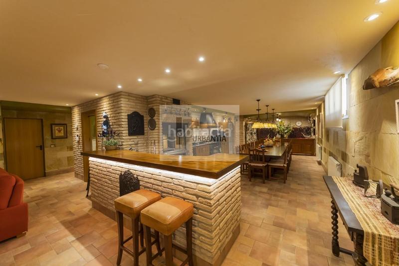 Foto 3c2c8e69-71df-497a-a8ab-885416a02afc. Casa amb calefacció aparcament a Cizur