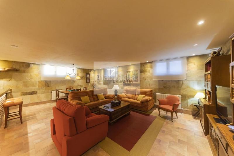 Foto 83229404-242c-4995-a64b-905567e0b004. Casa amb calefacció aparcament a Cizur