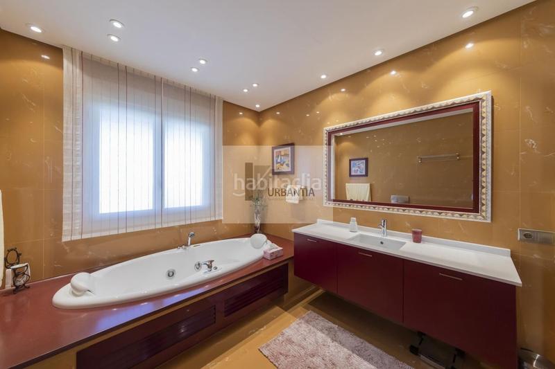 Foto b388828d-ec4a-4144-830a-3b4e8129c74e. Casa amb calefacció aparcament a Cizur