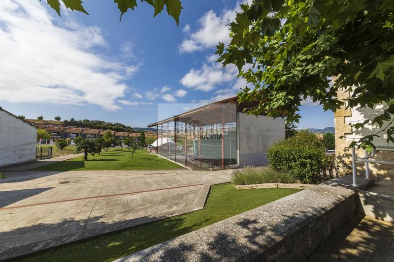 Foto f6ee6c66-fd0e-4fda-be9d-8caa9d37d9ef. Casa amb calefacció aparcament a Cizur