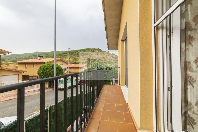 Foto 90b2a083-fe79-40a5-b07a-199415858d71. Casa urbantia vende magnífica vivienda unifamiliar navarra en Mañeru