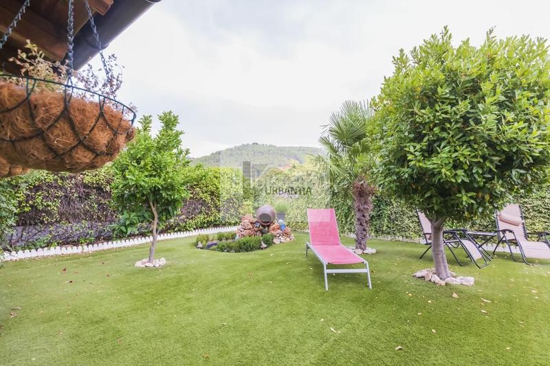 Foto c8e994f4-117a-4f08-bec1-2da1fcd08405. Casa urbantia vende magnífica vivienda unifamiliar navarra en Mañeru