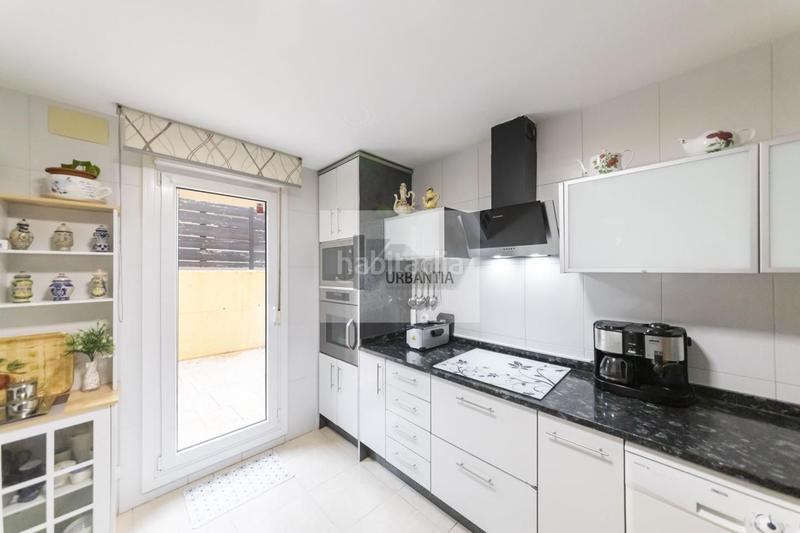 Foto d4752d73-a5d8-4153-ad14-a987df63cb25. Casa urbantia vende magnífica vivienda unifamiliar navarra en Mañeru