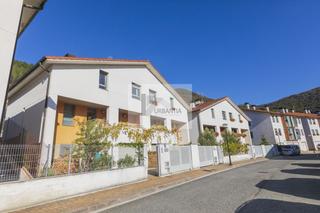 Casa pareada  Iruzelai. Fantstica vivienda unifamiliar pareada en eugui valle de ester
