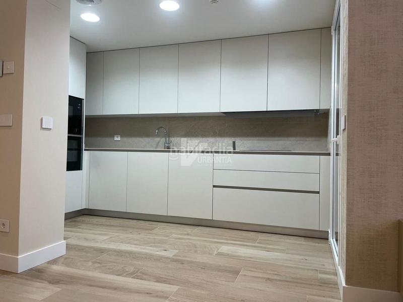 Foto 5ac7959a-c66c-4cb7-ab16-b4426a796dd7. Location appartement avec chauffage parking dans Primer Ensanche Pamplona / Iruña