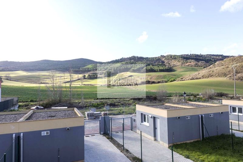 Foto 5df0343f-4778-4e2f-ac2b-f80563b3fb85. Casa a Enériz