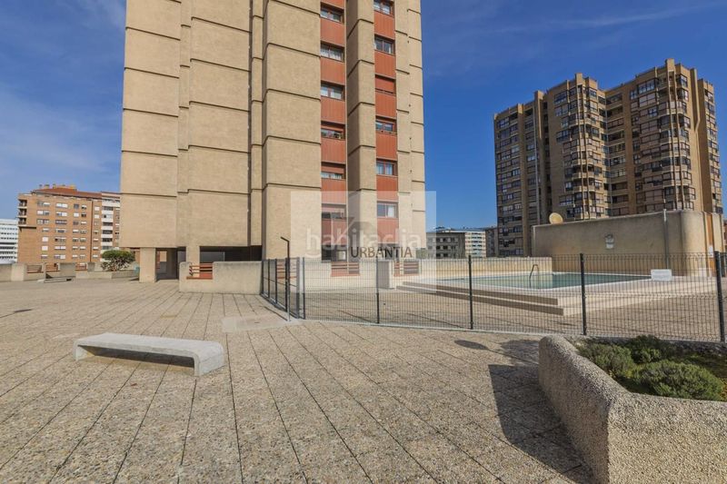 Foto 5b7ac49e-8ef6-44db-9f82-57652d0eefa3. Piso vivir en las alturas. una vivienda única en el corazón de pamplona. en Pamplona / Iruña