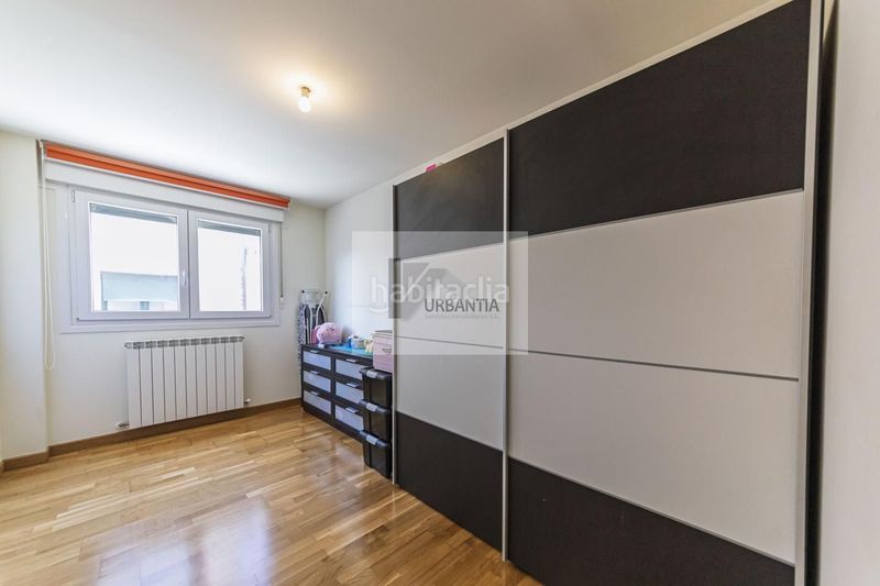 Foto 64a63d7f-257b-4638-89f1-65083a2e964f. Casa aparellada amb calefacció a Olza