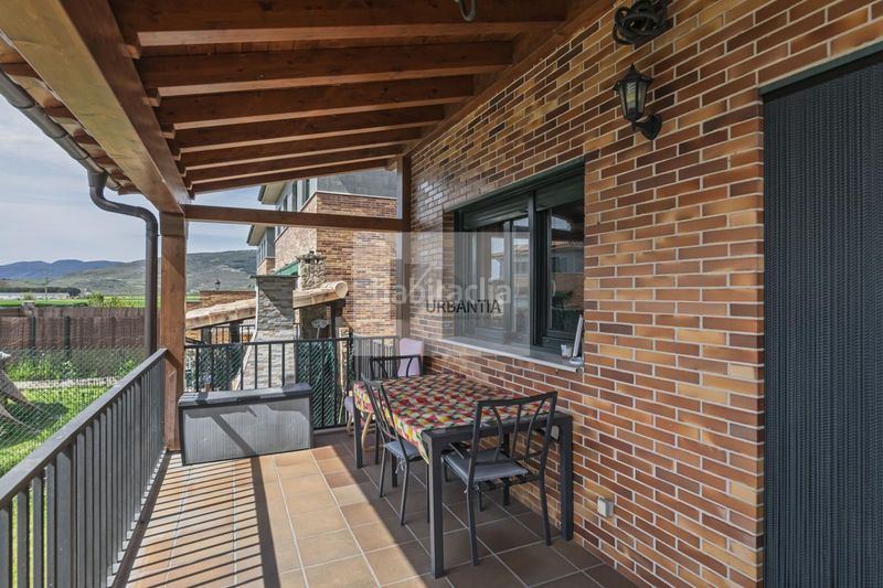 Foto e849d33e-3030-4593-bec9-873b83fce400. Casa aparellada amb calefacció a Olza