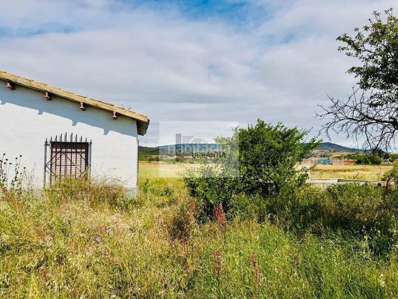 Foto ad0c4d9e-d0e8-4309-8568-614777bc497d. Finca rústica a Allo