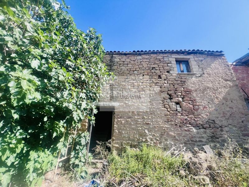 Foto e2cf67cc-41e4-4d00-a1ff-826ce7000bea. Masia a Larraga