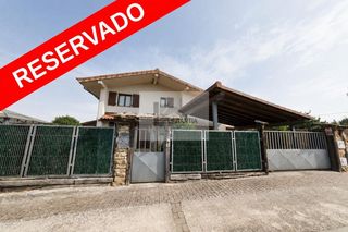 Casa  Calle la cuesta. Chalet independiente en mendivil oloriz con 789 m de parcela, pi