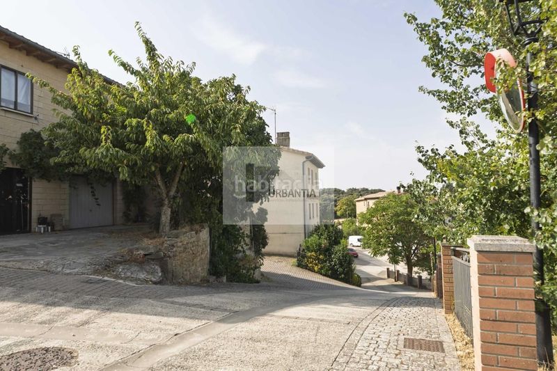 Foto 0a76a198-d7c4-4254-b9e8-c03fa3bf84d5. Casa amb calefacció piscina a Olóriz