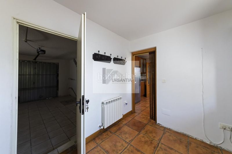 Foto 1fbee0a6-e991-4fd0-b9a1-dd0e5e07b7fa. Casa amb calefacció piscina a Olóriz