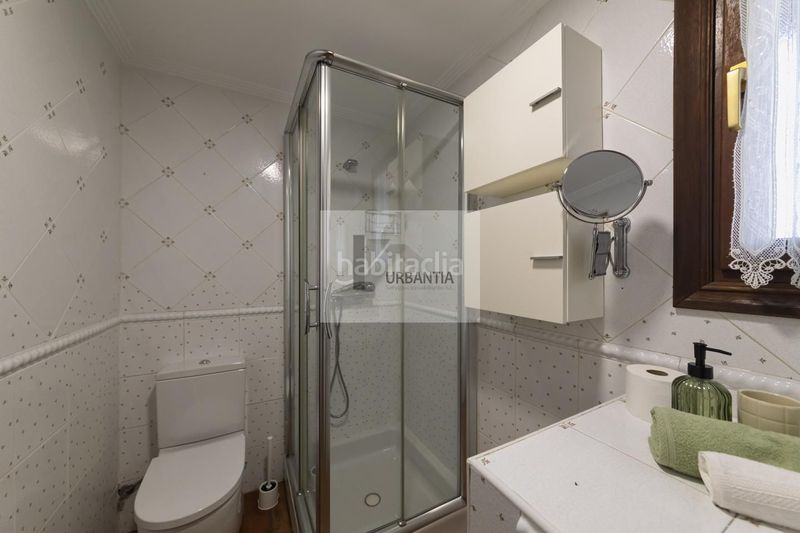 Foto 2ebd1f83-6a5e-4842-b151-f0f4ad3e27bf. Casa amb calefacció piscina a Olóriz