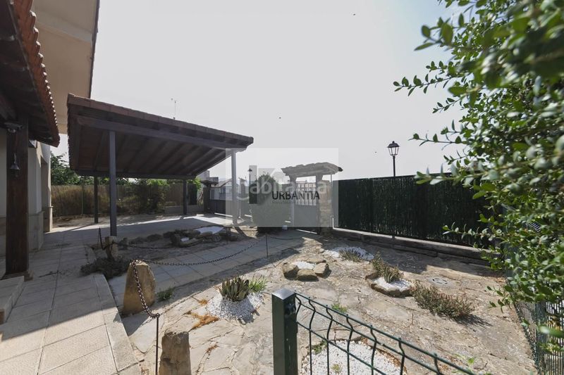 Foto b6929ecd-144b-42b2-8993-6d6cd5537ee2. Casa amb calefacció piscina a Olóriz