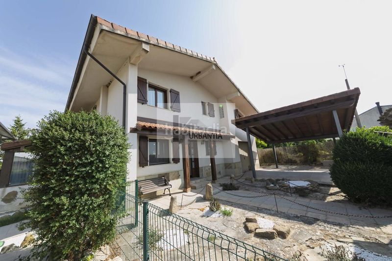 Foto cdc688a6-021e-4c17-a83d-4b5af521f7ca. Casa amb calefacció piscina a Olóriz