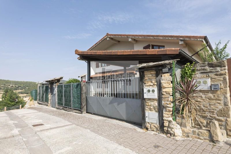 Foto e255ebfa-3680-4d78-9c68-5ba34a5ccfff. Casa amb calefacció piscina a Olóriz