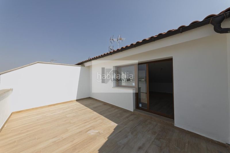 Foto 0b7f504d-c4bc-4c28-aa81-2219660fe84d. Casa adossada amb calefacció a Larraga