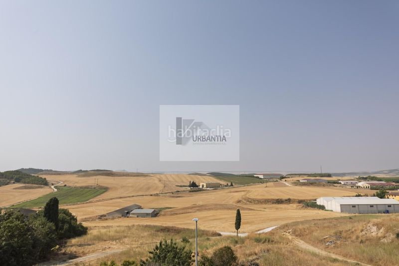 Foto 68a05329-8696-4445-89c2-01effff450b7. Casa adossada amb calefacció a Larraga